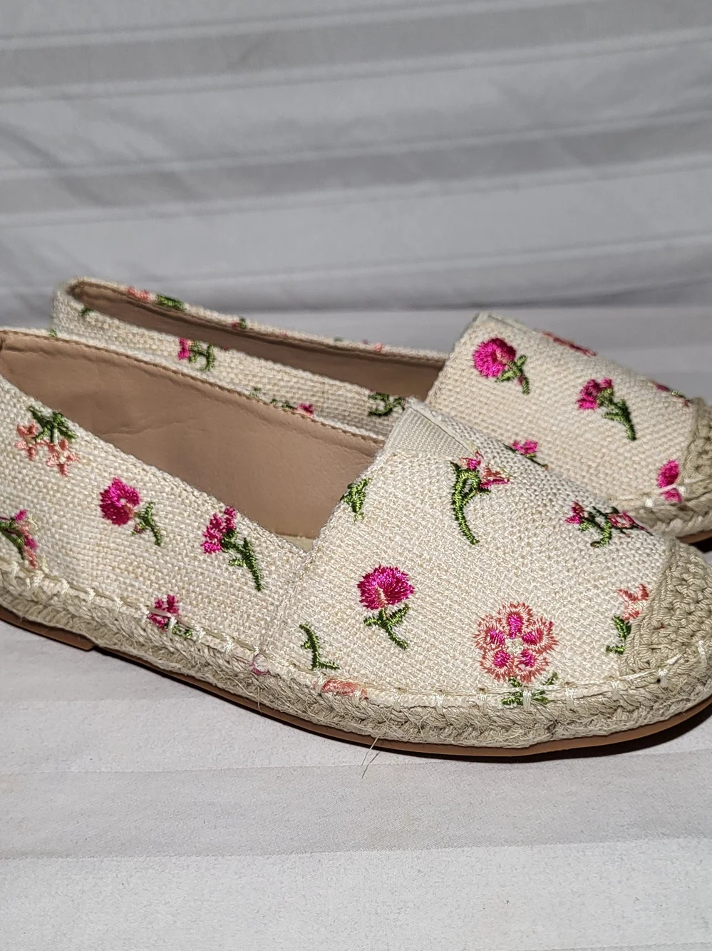 Lucky Top Cream Kids Moccasins with Pink Floral Embroidery